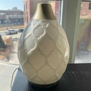 Young Living White & Gold Diffuser